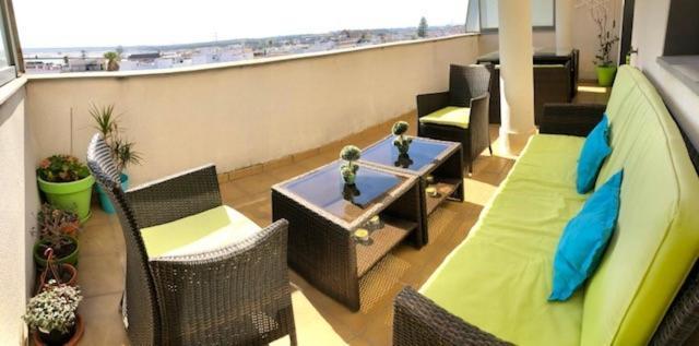 Gatu Premium Atico Parra, Parking, Piscina Comun, Terraza, Wifi , " Preferente Mayores De 25 Anos Y Familias " El Puerto de Santa María Extérieur photo